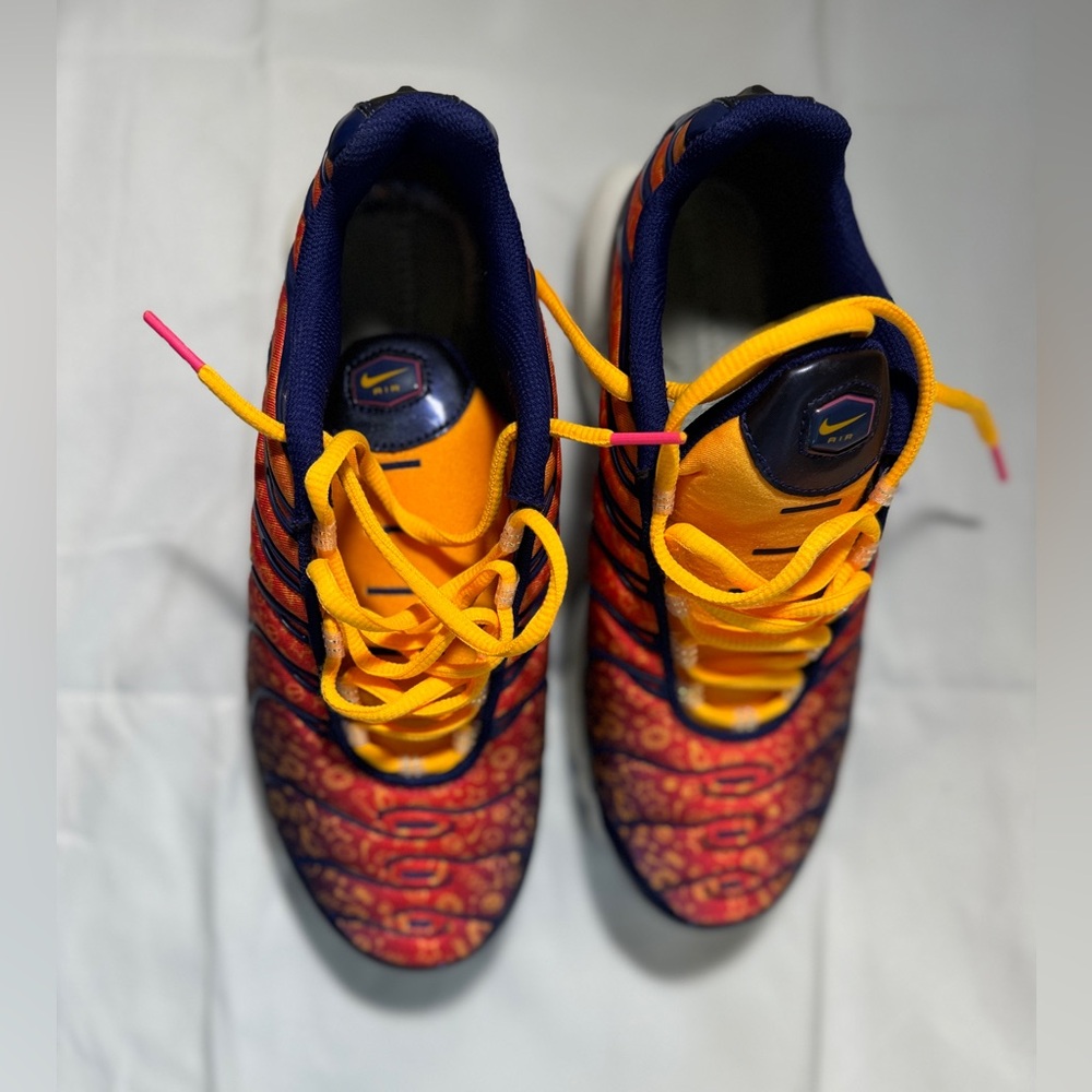 Pre Owned: Nike Air Max Plus GS Shoes size 6y (#14)